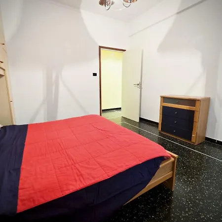 Comoda E Silenziosa Casa Capri Sopra Il Porto * Genova